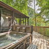 Отель Rustic Sevierville Cabin: Hot Tub & Mountain Views, фото 10