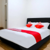 Отель OYO 2986 D and a Guesthouse Syariah And Rent Car, фото 3