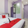 Отель RedDoorz Plus near Stasiun Bekasi, фото 5