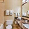 Отель Comfort Inn & Suites Ambassador Bridge, фото 9