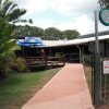 Отель Lazy Lizard Tavern and Caravan Park Cabins, фото 7
