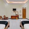 Отель Collection O 92242 Hotel Tanjung Emas, фото 16