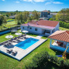 Отель Detached Holiday Home With Swimming Pool, Near the Beach, фото 23