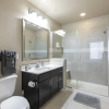 Отель Luxury Med Center Fully Equipped King Sized Bed Condos, фото 30