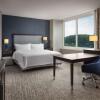 Отель Homewood Suites by Hilton Teaneck Glenpointe, фото 19