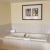 Отель Comfort Inn & Suites, фото 10