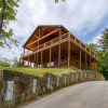 Отель BRAND NEW BUILD 5 Bedroom, 5 Bath With 4,000 Sq Ft With Mountain View 5 Cabin by RedAwning, фото 18