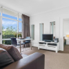 Отель Adelaide DressCircle Apartments - Ward St, фото 5