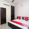 Отель Oyo 17357 Hotel Royal Touch, фото 12