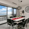 Отель QV Sunny New Apt with Balcony -976, фото 12