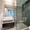 Отель QV Get Away Viaduct Apartment - 945, фото 10