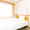 Отель Toyoko Inn Toyama Station Sinkansen 1, фото 8