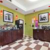 Отель Hampton Inn Brookhaven, фото 28