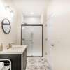 Отель Heritage Rideau 1Br Apartment Free Parking, фото 12