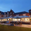 Отель Hilton St Anne's Manor, Bracknell, фото 1