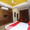 Отель OYO 11696 Holiday Inn Guest House, фото 2