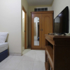 Отель RedDoorz near Ciputra World Kuningan 3, фото 11
