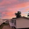 Отель Poole Harbour View Lodge at Rockley Park, фото 2