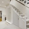 Отель Charming 4-bed House w Garden in Fulham, фото 15