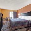 Отель Days Inn & Suites by Wyndham Tampa near Ybor City, фото 6