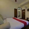 Отель OYO 13487 Crown De La Cruz Residency, фото 4