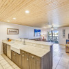 Отель Grand Lagoon Cove by Book That Condo, фото 37