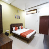 Отель OYO Flagship 8173 Hotel Singh Palace, фото 16