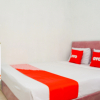 Отель OYO 2369 Cempaka Homestay, фото 13