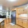 Отель Anchorage Home 4 Mi to Alaska Zoo!, фото 6