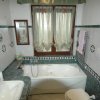 Отель Romantic Rome In A Deluxe Apartment For 2 People, Jacuzzi в Риме