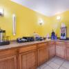 Отель Americas Best Value Inn Somerset, фото 8