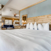 Отель Walk To Slopes! Newly Remodeled Studio - Kids Ski Free 1 Bedroom Condo, фото 10