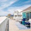 Отель Just Beachy by Oak Island Accommodations, фото 20