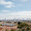Отель Luxury & City Views - Elsternwick, фото 1