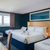 Отель Travelodge Crawley, фото 5