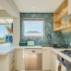 Отель Exquisite Apartment in Mouille Point near to Golf Course, фото 35