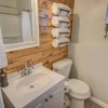 Отель Romantic Getaway Base of Mountains Close to Parks Trails, Colorado Springs, фото 12