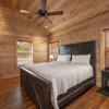 Отель Better Together 5 Bedroom Cabin by Redawning, фото 4