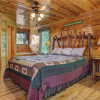 Отель View Catcher - Two Bedroom Cabin, фото 4