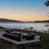 Отель Shoreline Lakehouse by Avantstay Majestic Lakefront Cabin w/ Hot Tub & Fire Pit!, фото 14