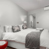 Отель Greenwich Square Luxury Apartments, фото 8