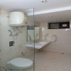Отель OYO 12860 Hotel Red Leaf, фото 18
