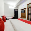 Отель OYO 68974 Hotel Pratap Plaza, фото 1