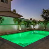 Отель NEW Modern 3 Bedroom 10 Minute Walk to the Beach, фото 12