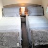 Отель 3 Bedroom Modern Caravan Sleeps up to 8, фото 2