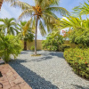 Отель Cozy Central 4br3ba Home w Pvt Pool Largegarden, фото 17