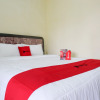 Отель Reddoorz Syariah Near Alun Alun Pacitan 2, фото 22