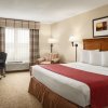 Отель Country Inn & Suites by Radisson, Toledo South, OH, фото 6