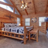 Отель Bear Paws - Two Bedroom Cabin, фото 12