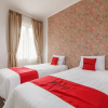 Отель RedDoorz Plus near Exit Toll Puncak 2, фото 6